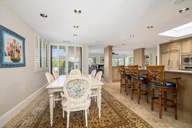 6 Oxford Court, Rancho Mirage CA: https://media.crmls.org/mediaz/d2b7fa83-d4d2-4f5e-92ff-d6f206c815bb.jpg