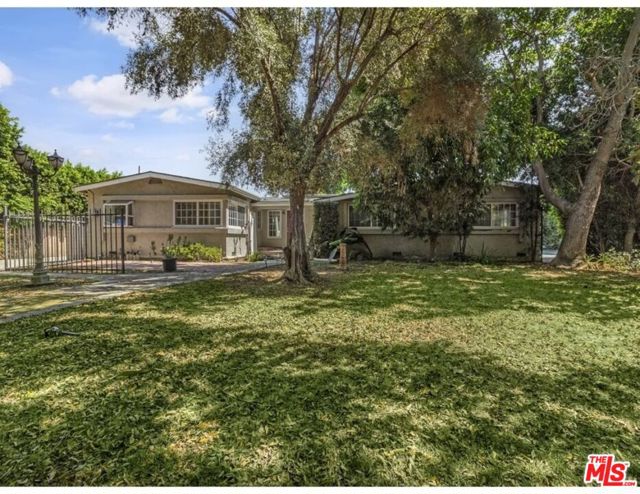 5504 Tyrone Avenue, Sherman Oaks CA: https://media.crmls.org/mediaz/d2b8b19f-ae5c-45d5-82a2-3468de9ce936.jpg