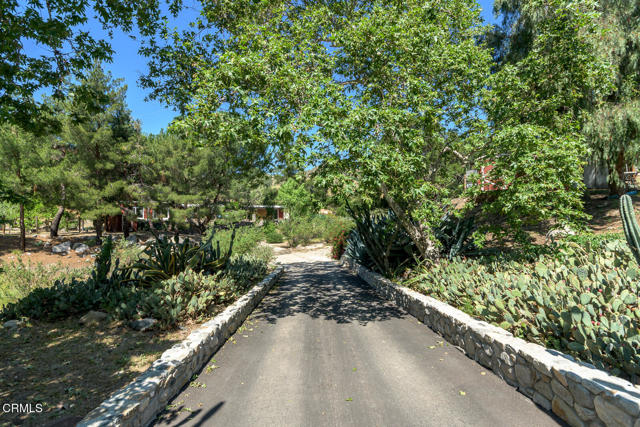 Detail Gallery Image 3 of 75 For 11461 Riverwood Dr, Sunland,  CA 91040 - 3 Beds | 2 Baths