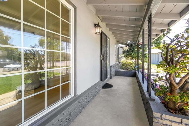 30566 Prestwick Ave, Hayward CA: https://media.crmls.org/mediaz/d2b9a465-aefd-49b2-8ccd-c717446f8d25.jpg