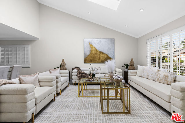 8557 Norwich Avenue, North Hills CA: https://media.crmls.org/mediaz/d2b9b069-d44f-4541-bc06-2d801f2c72f9.jpg