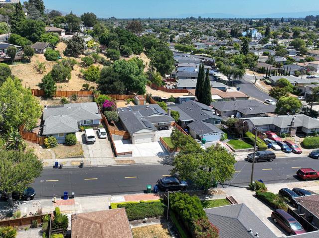 635 Janice Ave, Hayward CA: https://media.crmls.org/mediaz/d2ba9f6f-cb2f-4c6e-8f35-60a486bb98fe.jpg