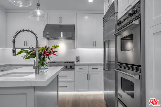 Image 16 of 43 For 2620 Grand Canal