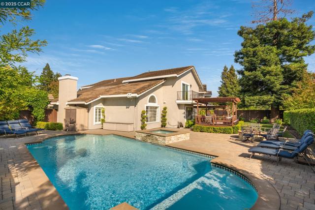 2060 Canyon Crest Ave, San Ramon CA: https://media.crmls.org/mediaz/d2bbec78-1363-4b24-8d2f-92b55c342e0a.jpg