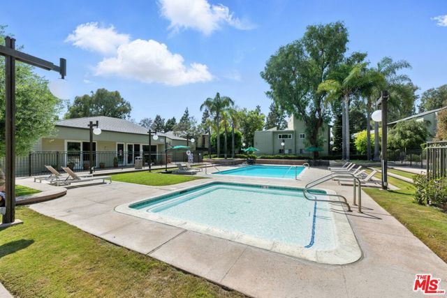 4810 Hollow Corner Road, Culver City CA: https://media.crmls.org/mediaz/d2bca56b-2175-477a-87a6-d40db77fd95b.jpg