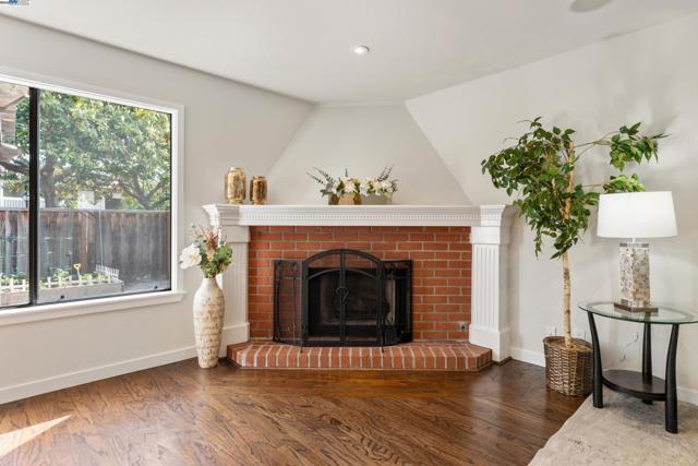40654 WOLCOTT PLACE, Fremont CA: https://media.crmls.org/mediaz/d2bcae80-1c6e-4ac4-bdf7-995c3b872ebe.jpg