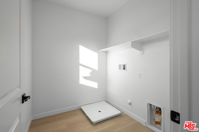 23725 Orange Blossom Dr, Newhall CA: https://media.crmls.org/mediaz/d2bd808f-cf7a-4ccb-b8ef-fa9ebd029331.jpg