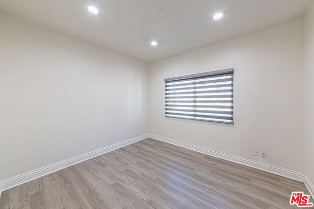 801 N Alexandria Avenue, Los Angeles CA: https://media.crmls.org/mediaz/d2bdd6b9-4cd6-4367-bd00-744cc9f0d572.jpg