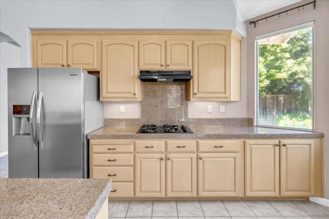 21775 Woodrose Place, Salinas CA: https://media.crmls.org/mediaz/d2be57c2-c3c3-4826-a979-06759e1aa9fe.jpg