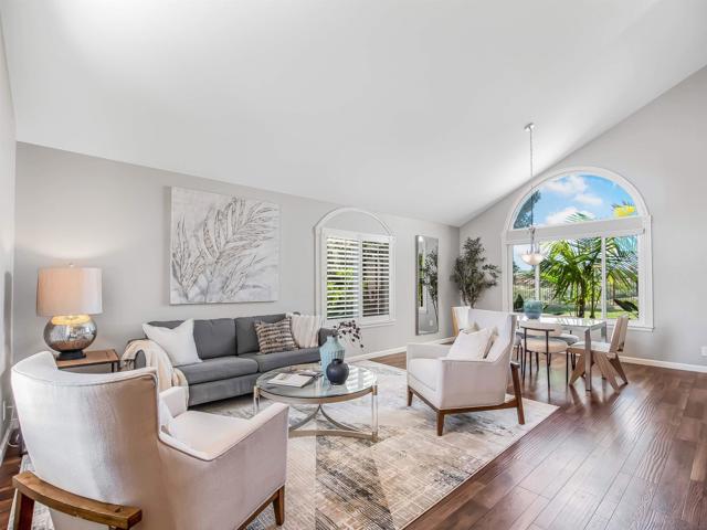 12440 Kestrel St, San Diego CA: https://media.crmls.org/mediaz/d2be86cf-860c-4d92-80e5-660a5de5e12a.jpg