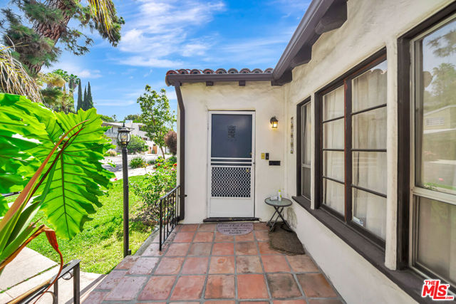 4112 Tracy Street, Los Angeles CA: https://media.crmls.org/mediaz/d2bf19e4-a0c5-4fbe-81ca-ba404f0c82a6.jpg