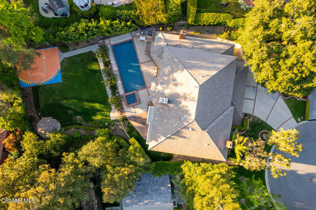 5320 Long Shadow Court, Westlake Village CA: https://media.crmls.org/mediaz/d2bfbda4-abea-4c7b-a57d-4c712fb32064.jpg