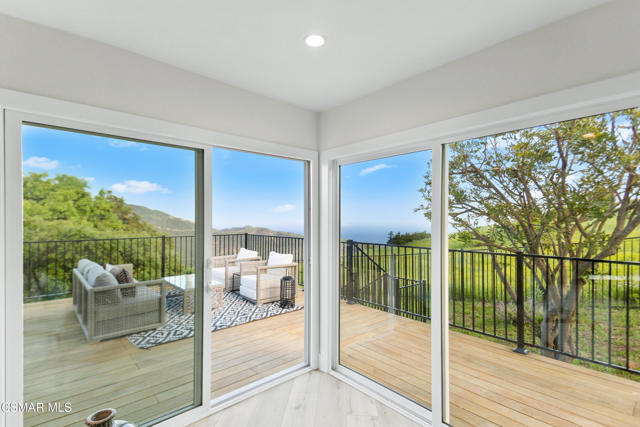 26200 Lockwood Road, Malibu CA: https://media.crmls.org/mediaz/d2bfff30-47eb-43cb-8886-18b8b0cb6472.jpg