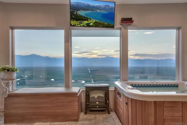 350 Aspen Lane, Bridgeport CA: https://media.crmls.org/mediaz/d2c02e92-a0e9-4964-82f0-4537502c2bcf.jpg