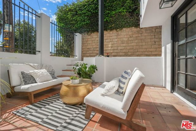 506 Boccaccio Avenue photo 3