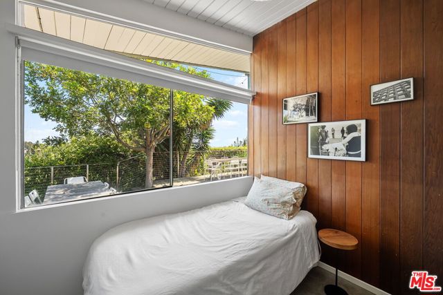 12400 Deerbrook Lane, Los Angeles CA: https://media.crmls.org/mediaz/d2c0c5be-dd74-4d68-a3b6-991b34e63a63.jpg