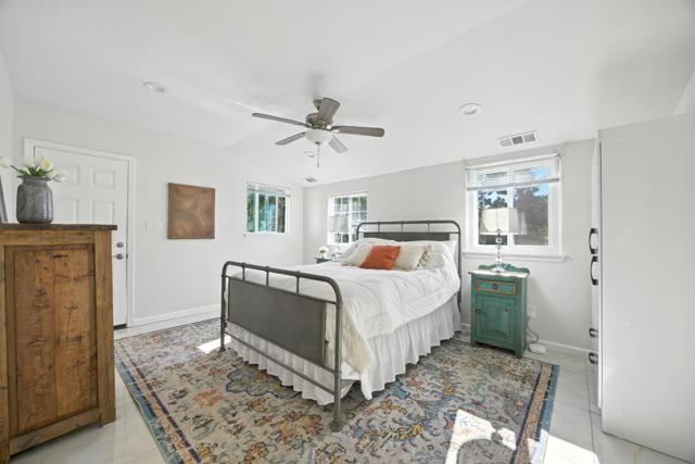 1097 10th Avenue, Redwood City CA: https://media.crmls.org/mediaz/d2c15993-369f-4599-b23b-9572ab1c7606.jpg