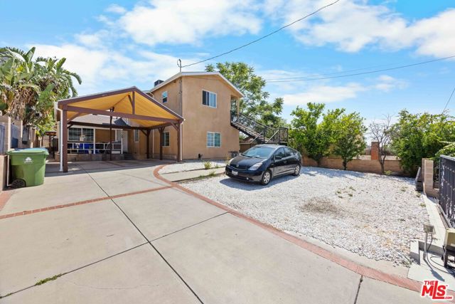 7752 Le Berthon Street, Tujunga CA: https://media.crmls.org/mediaz/d2c38968-1f7e-4629-a383-8efd864607f3.jpg