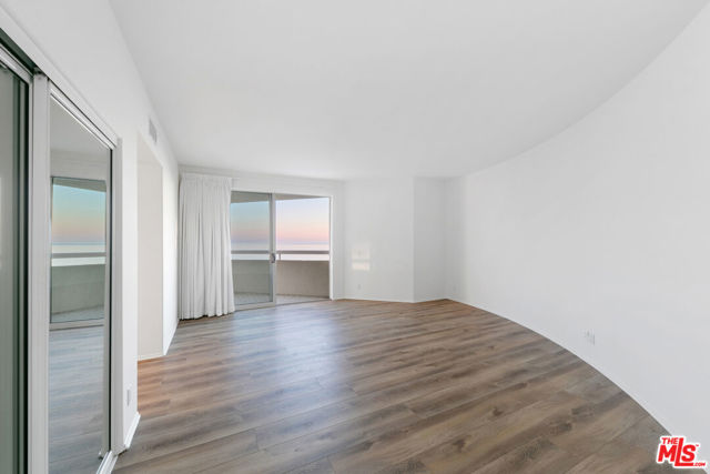 32215 Pacific Coast Highway, Malibu CA: https://media.crmls.org/mediaz/d2c3b195-dbec-43c0-b23f-16db0547a25f.jpg