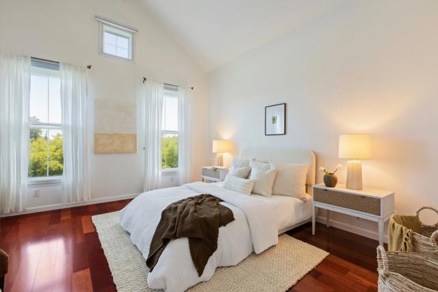 2009 Showers Drive, Mountain View CA: https://media.crmls.org/mediaz/d2c3faec-a26e-4d45-9fb5-8687fa2c744f.jpg
