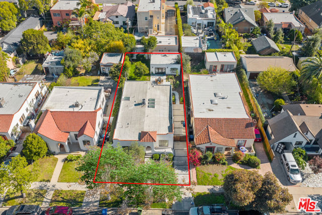 1280 S Sycamore Avenue, Los Angeles CA: https://media.crmls.org/mediaz/d2c404de-98fe-4ca3-b95a-a4cf04a8b069.jpg