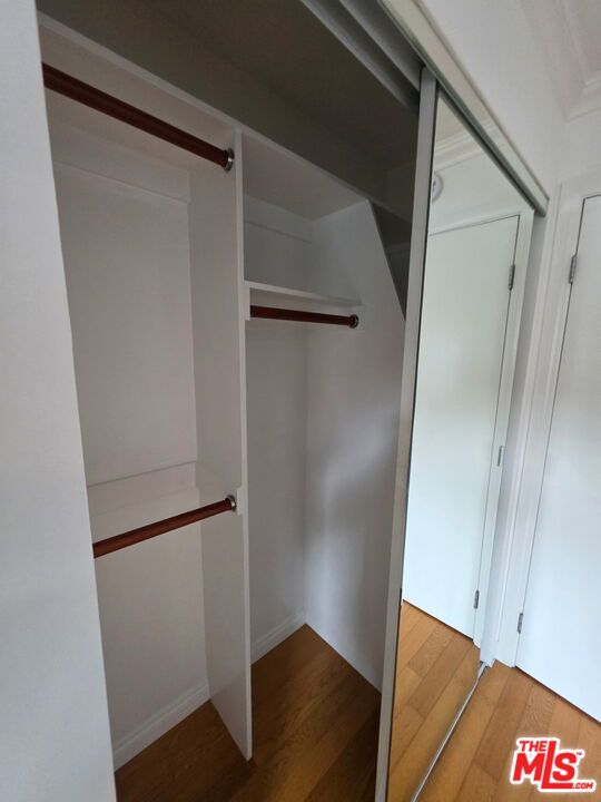 1029 Pleasantview Avenue, Venice CA: https://media.crmls.org/mediaz/d2c406a8-a5a7-42a2-ae10-8a4b81fd2cfa.jpg
