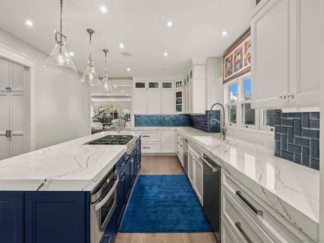 1027 G Ave, Coronado CA: https://media.crmls.org/mediaz/d2c46c57-90cd-4618-bdaa-6d59aed52e54.jpg