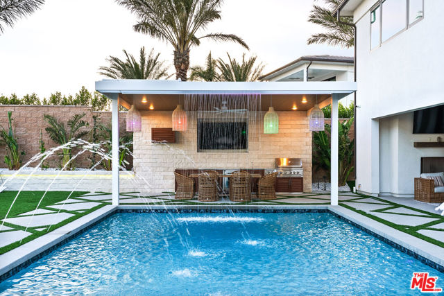 20216 W Albion Way, Porter Ranch CA: https://media.crmls.org/mediaz/d2c4d34d-ec01-44e6-880b-f6bb8e4b5d34.jpg