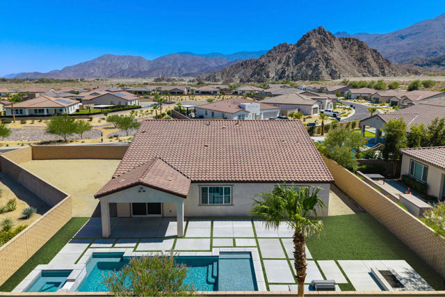 58229 Coral View Way, La Quinta CA: https://media.crmls.org/mediaz/d2c5334e-68ce-4bc7-99cd-e4b3c85f05f1.jpg