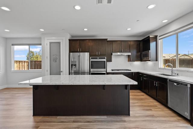 277 Copperleaf Lane, San Juan Bautista CA: https://media.crmls.org/mediaz/d2c637ae-19cc-4a26-9707-1f52a6a112ca.jpg
