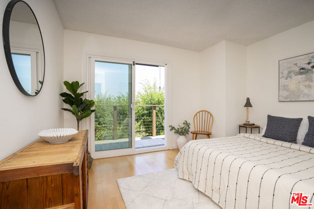 353 Mavis Drive, Los Angeles CA: https://media.crmls.org/mediaz/d2c7df03-aee3-4a8e-bab7-ba099fba9b6c.jpg