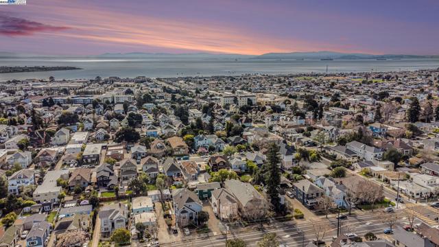 2120 Encinal Ave, Alameda, California 94501, 8 Bedrooms Bedrooms, ,5 BathroomsBathrooms,Single Family Residence,For Sale,Encinal Ave,41085306