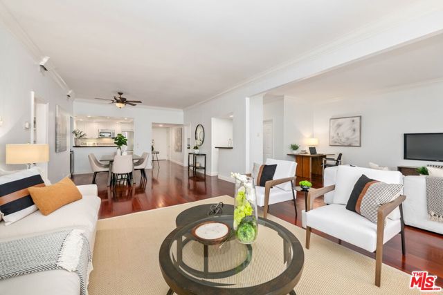 2318 Fox Hills Drive, Los Angeles CA: https://media.crmls.org/mediaz/d2c8d323-2fe4-4c7d-b4bf-f7228c681db3.jpg