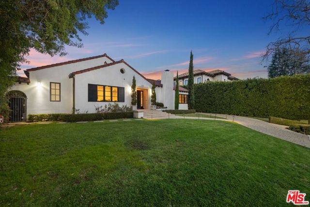 514 N Walden Drive, Beverly Hills CA: https://media.crmls.org/mediaz/d2c9356e-1a03-4721-8a96-0a9d1e60b3e7.jpg