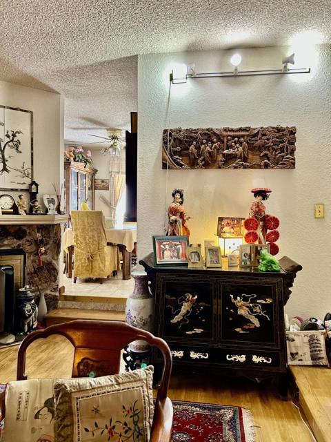 2071 Sunset View Place, San Jose CA: https://media.crmls.org/mediaz/d2c981d7-9a7b-4d4e-9dfa-9c1de5a3d9fb.jpg