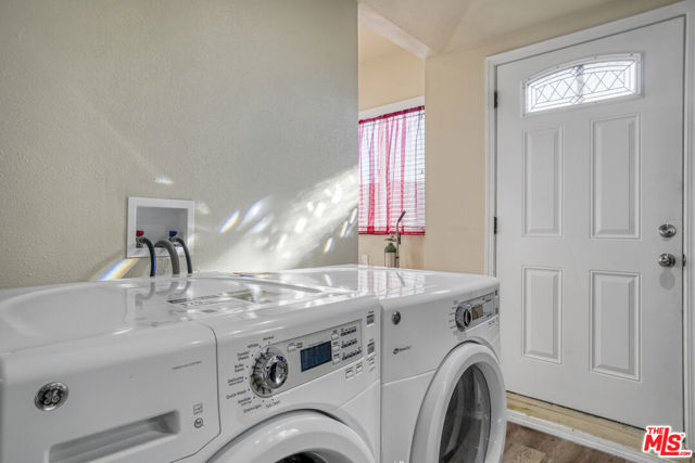 2046 W 112th Street, Los Angeles CA: https://media.crmls.org/mediaz/d2c995e9-db0b-4c26-91a6-686940c5851e.jpg