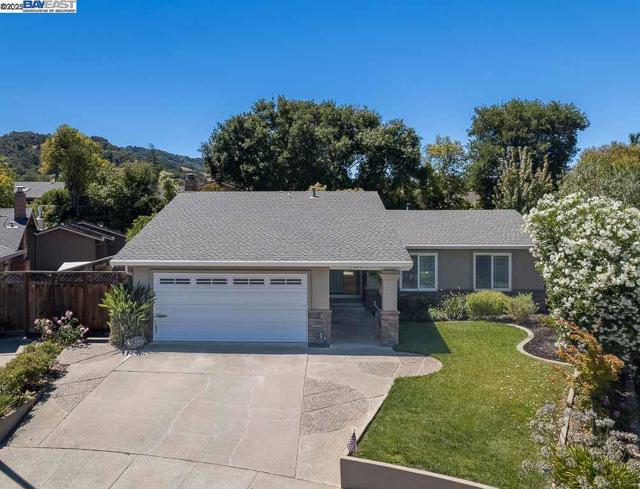 7897 Meadowbrook Court, Pleasanton CA: https://media.crmls.org/mediaz/d2ca07b4-cb3c-4edf-9f9e-89033e557107.jpg