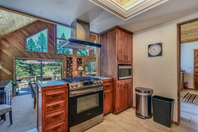 24873 Ponderosa Drive, Idyllwild CA: https://media.crmls.org/mediaz/d2ca20a7-9493-4b47-a7d6-141372ad2188.jpg