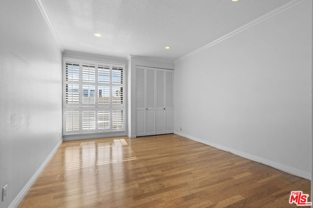 4477 Wilshire Boulevard, Los Angeles CA: https://media.crmls.org/mediaz/d2cb8d59-c484-49e3-adba-1e91087450cd.jpg