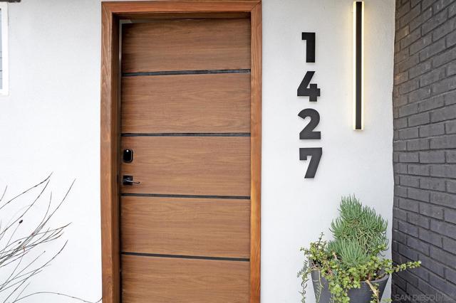 1427 Signal Ave, San Diego CA: https://media.crmls.org/mediaz/d2cc022f-50f0-4b83-b317-f8d7b236c896.jpg