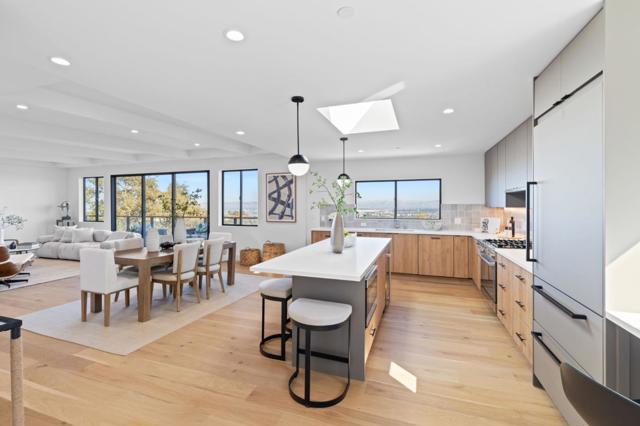 760 Loma Court, Redwood City CA: https://media.crmls.org/mediaz/d2cd76a1-f0da-4340-b682-a34b1940ff66.jpg