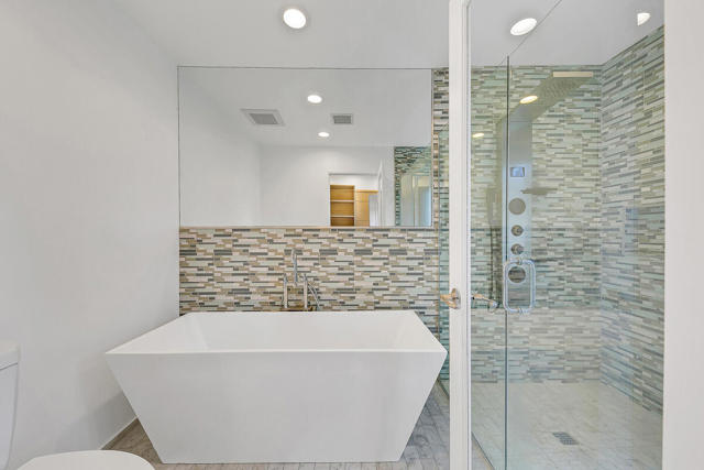 60 Calle Solano, Rancho Mirage CA: https://media.crmls.org/mediaz/d2cdc01a-32dc-4218-a124-e2b344519828.jpg