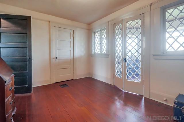 305 F Avenue, National City CA: https://media.crmls.org/mediaz/d2ce6072-9979-4ceb-b039-8b2fc33c2f8b.jpg