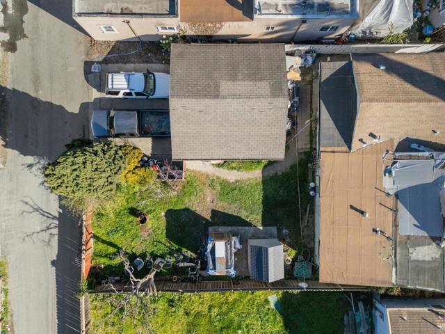 229 Elm Street, Watsonville CA: https://media.crmls.org/mediaz/d2cef5b1-b296-4c65-92ba-7fc7d2b6aaf1.jpg