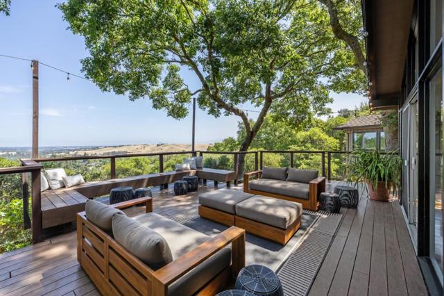 138 Bolivar Lane, Portola Valley CA: https://media.crmls.org/mediaz/d2d092c9-781c-41b5-a453-40a09334c94f.jpg