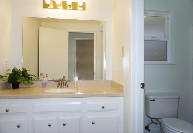 1401 Woodberry Avenue, San Mateo CA: https://media.crmls.org/mediaz/d2d15f71-1e0e-4633-94ba-f367f0ff895a.jpg