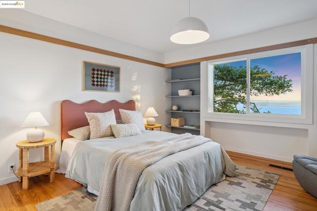 120 Hill Rd, Berkeley CA: https://media.crmls.org/mediaz/d2d170b5-ef44-4f65-8899-401b02da1a2f.jpg