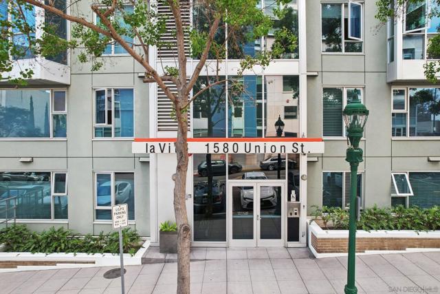 1580 Union St, San Diego CA: https://media.crmls.org/mediaz/d2d1c293-170a-4454-b070-99a85b01c107.jpg