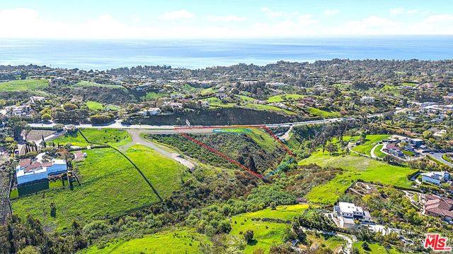 6111 Kanan Dume Road, Malibu CA: https://media.crmls.org/mediaz/d2d32d82-9714-45b2-b6f9-a4cd9f641386.jpg