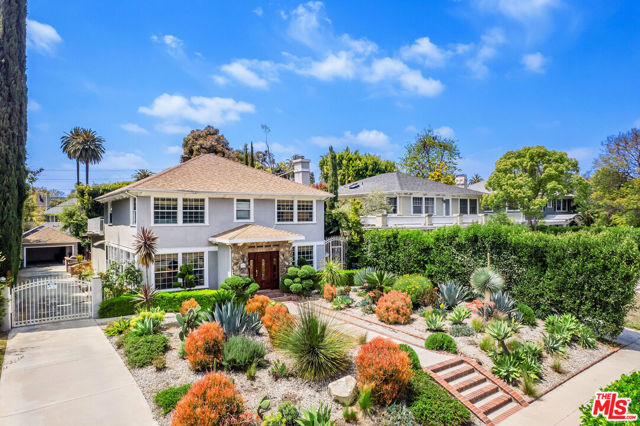 257 S Van Ness Avenue, Los Angeles CA: https://media.crmls.org/mediaz/d2d377ea-0b3d-4b6c-a003-e26ac7168351.jpg